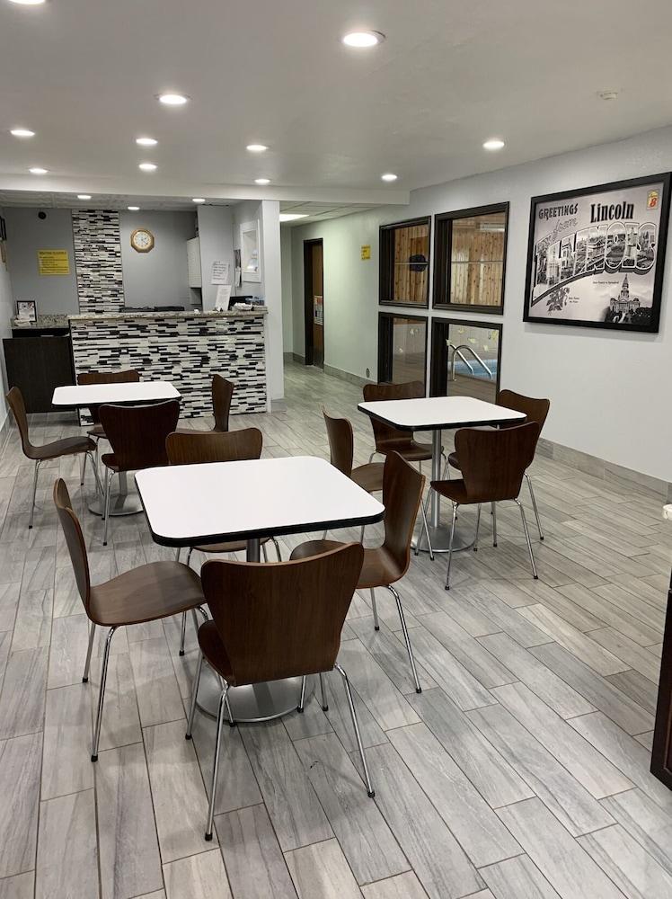 Super 8 By Wyndham Lincoln酒店 外观 照片